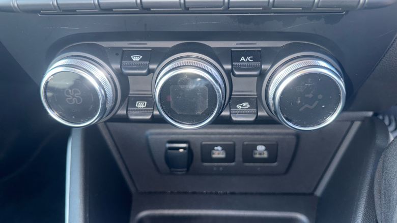 Dacia Duster 1.0 TCe 100 Prestige 5dr Bi Fuel Estate